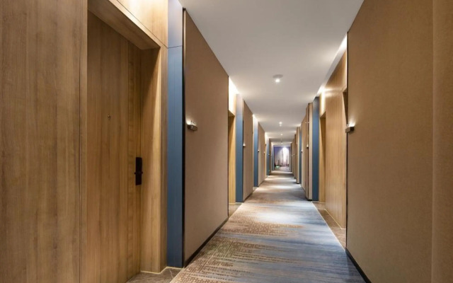 Shenzhen Naive S Hotel (Xili Metro Station Store)