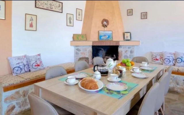 Luxurious Villa Kardi a Small Paradise