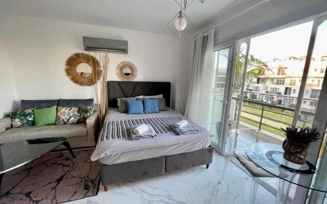 Relaxing Studio by the Sea