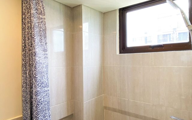 Comfort Stay 2Br At Meikarta Apartment