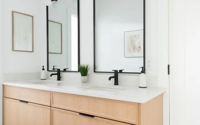 Modern DT Luxury - Rooftop City Views