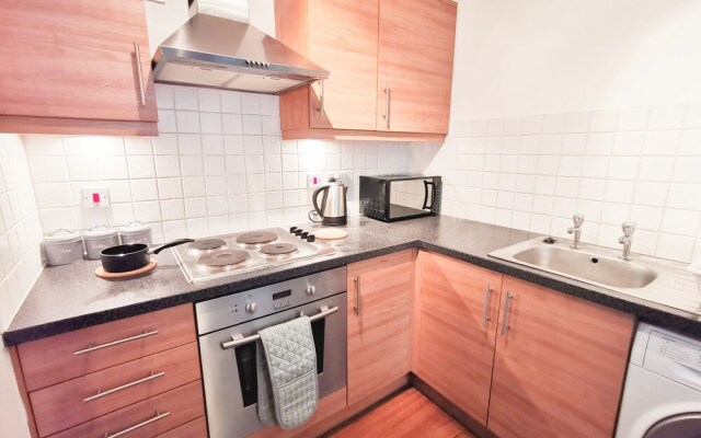 MK Hub Apartment with Oak Furniture