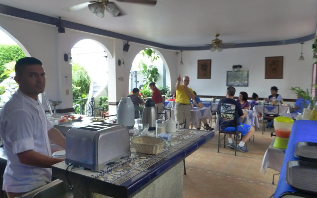 Santo Tomas Hotel