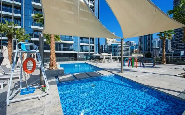 Pelican Stay - Full Marina and Pool View