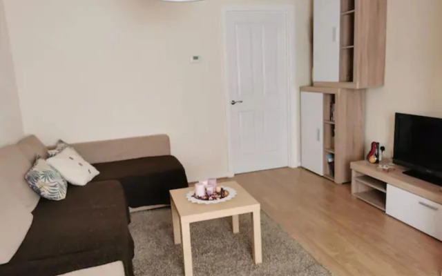 Entire 3 Bedroom House Manchester Free Parking