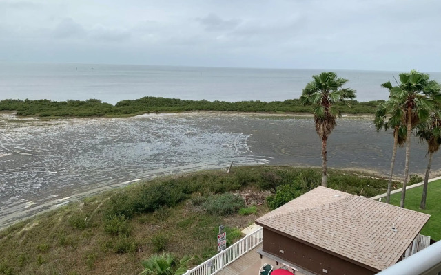 Blue Bay Inn and Suites