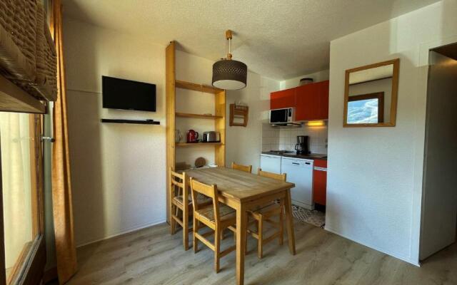 Appartement Les Menuires, 1 pièce, 4 personnes - FR-1-452-52