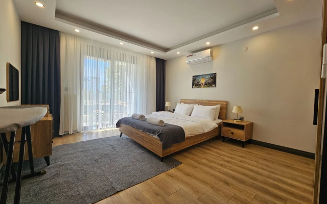 Professionally Maintained Spacious New Suites 2-1