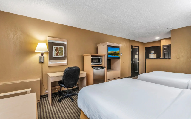Seven Oaks Hotel Regina