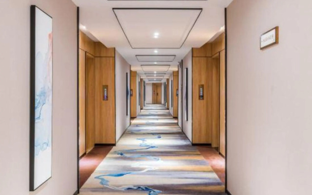 Jinxuan Chanyun Holiday Hotel (Sihui Zhenshan Avenue)