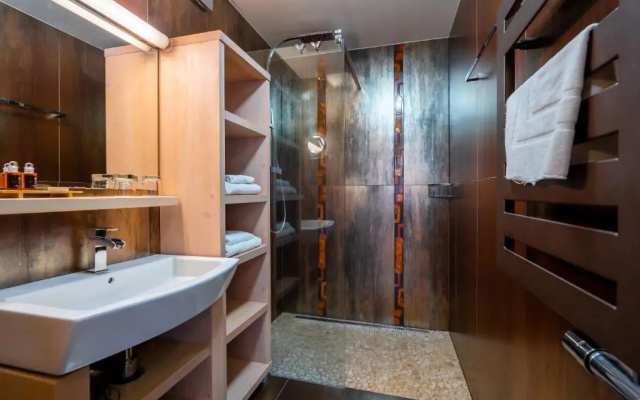 Deluxe Double room with balcony - Photo 4