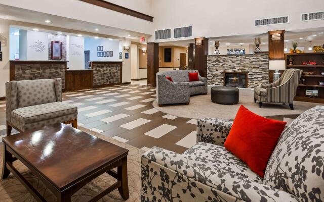 Green Mill Village Hotel & Suites, BW Signature Collection