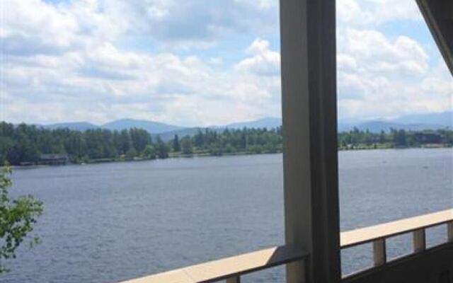 The Haus on Mirror Lake