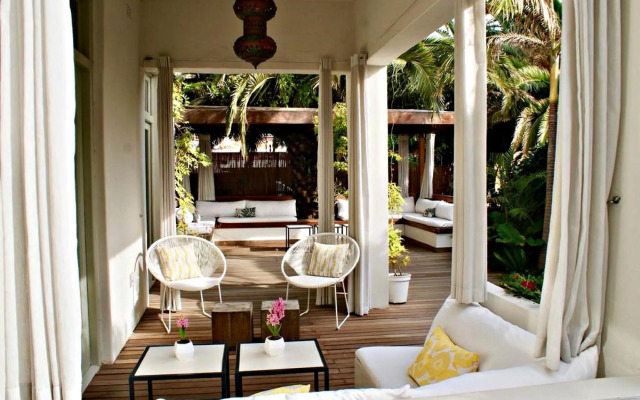 Cape Standard Guest House