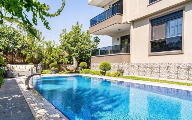 Lux Villa w Balcony Pool Sauna Garden in Antalya
