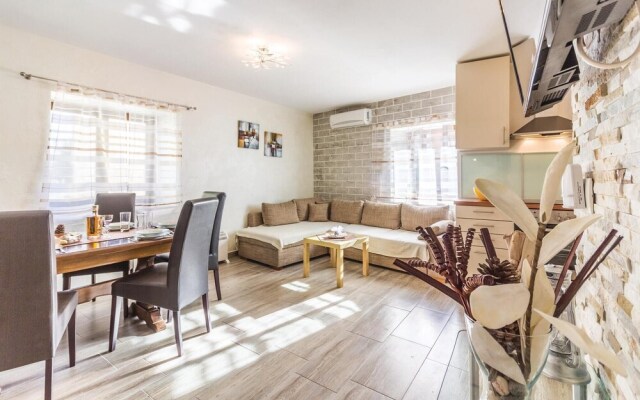 Nice Home in Pomer With Wifi and 3 Bedrooms
