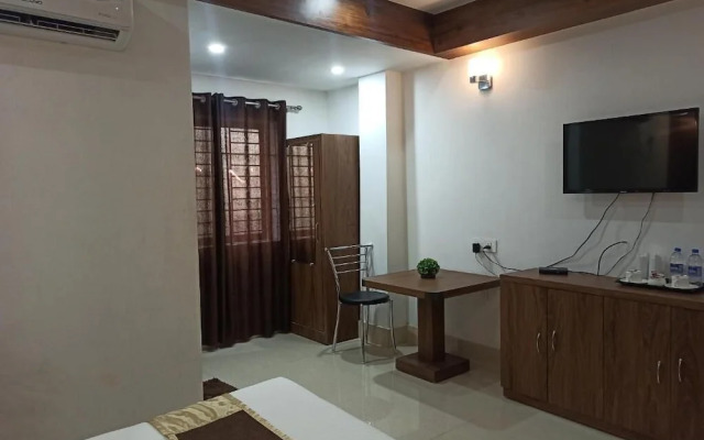 Hotel TLB Palace