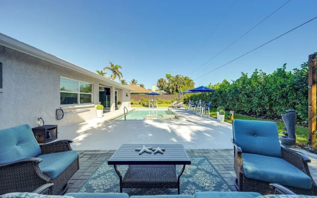 Pool & Spa: Luxe Home in Naples!