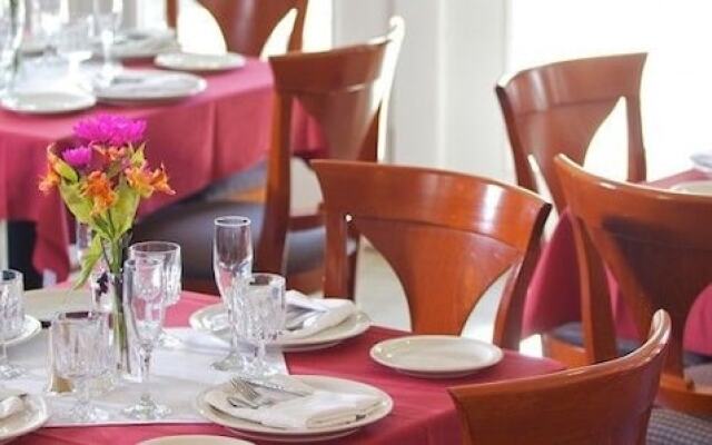 Tälta Lodge, A Bluebird by Lark