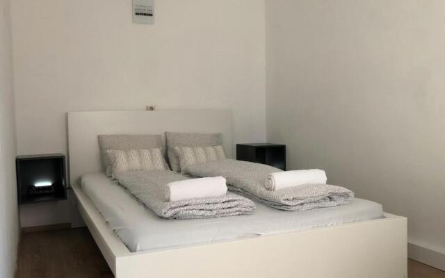 Central Apartment near subway station 2