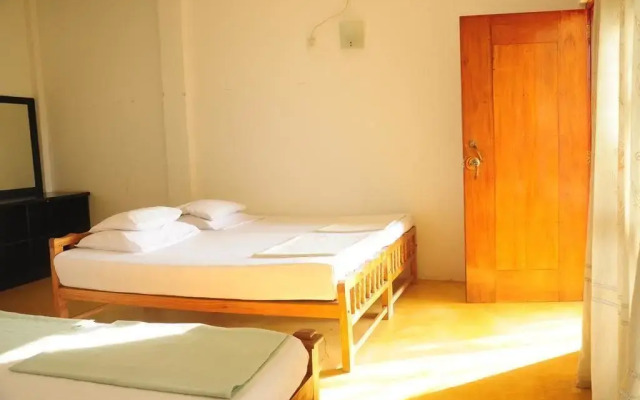 Traveller's Home Hotel