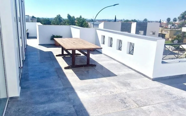 Charming Oroklini Penthouse With Ocean V