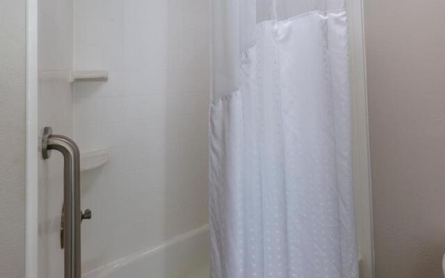 Holiday Inn Express Hotel & Suites Hillview by IHG