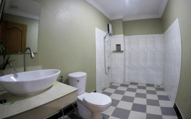 Blue Diamond Guest House - Hostel