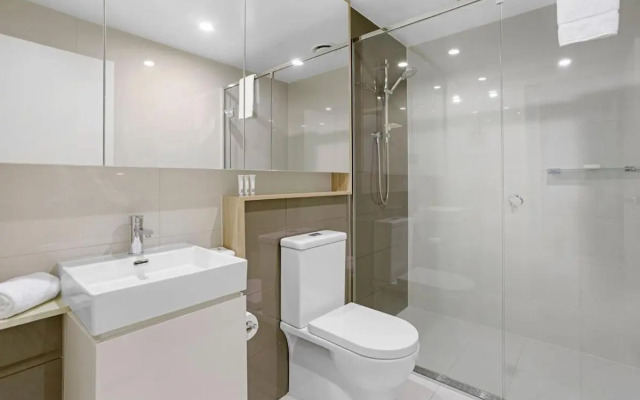 YARRA · YARRA Toorak Rd & Chapel St. Pool, Gym & Parking