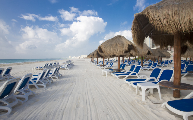 Seadust Cancún All Inclusive Family Resort