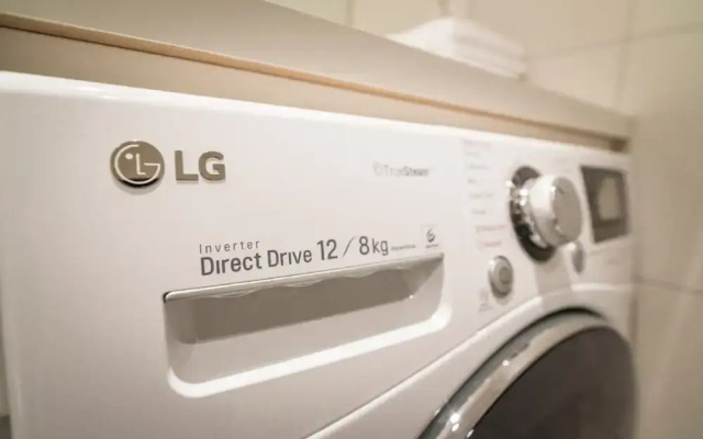 StayPlus Modern Apt Rooftop Terrace