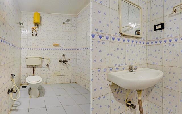 OYO 77436 Mahalaxmi Park Hotel