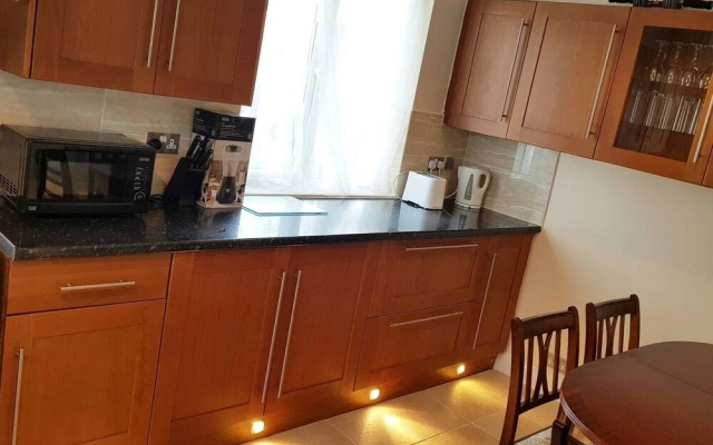 Elegant and Spacious 2 bedroom Apartment
