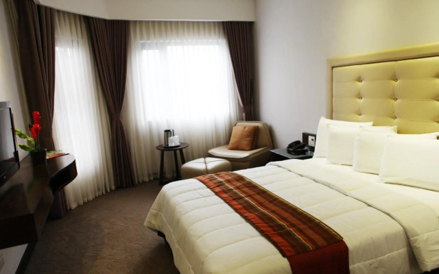 Castle Peak Hotel