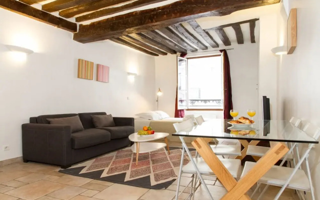 Louvre - Saint Honore Private Apartment