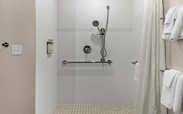 Holiday Inn Express & Suites Nokomis Sarasota South by IHG