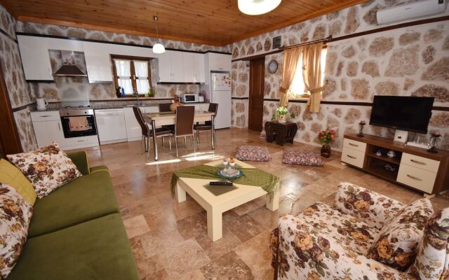 Villa Reyyan by Helaltatilvillari