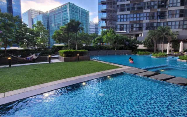 Staycations Up Above 13 at Bgc
