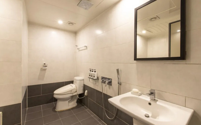 Calm Rest Hotel Busan Sasang