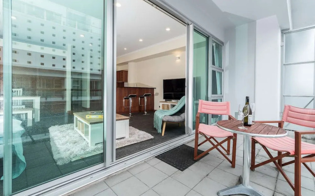 Waterfront Seaview Apt Hotel