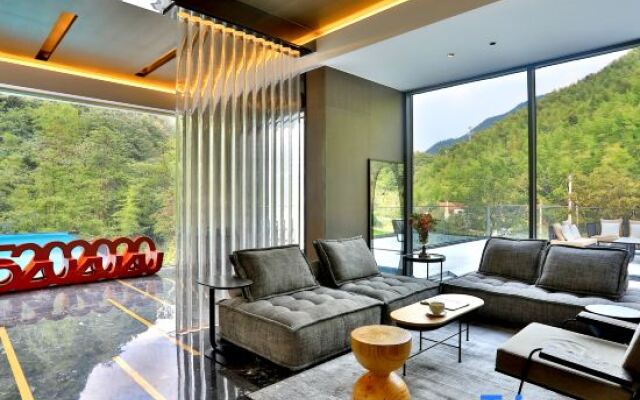 Stream in Cloud Resort Hotel