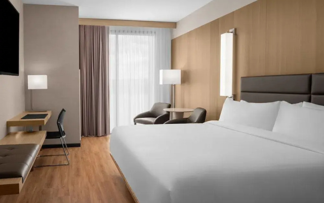 AC Hotel by Marriott Vancouver Waterfront