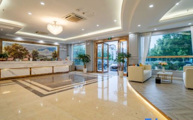 Vienna Classic Hotel (Yixing Huanke Park)