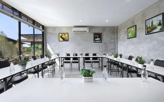 White Knot Khao Yai