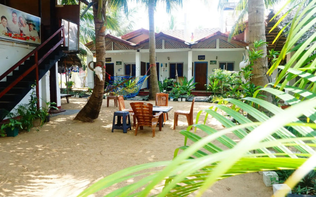 Star Rest Beach Hotel Arugambay