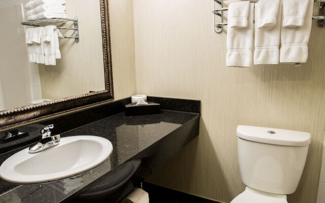 Merit Hotel & Suites