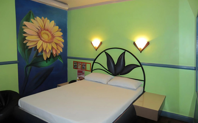 Halina Drive Inn Hotels - Sta Mesa