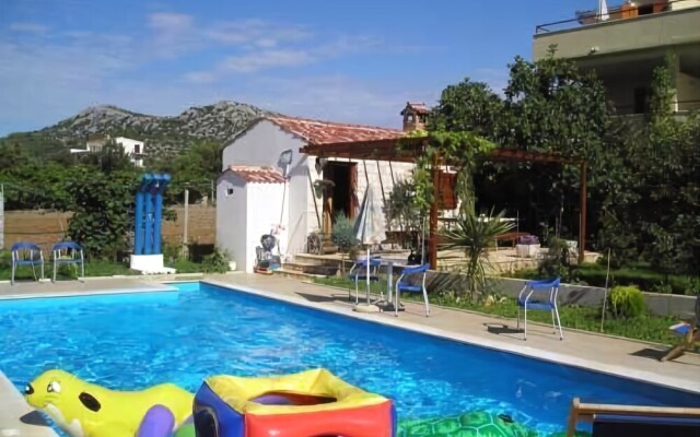 Apartments Milivoj