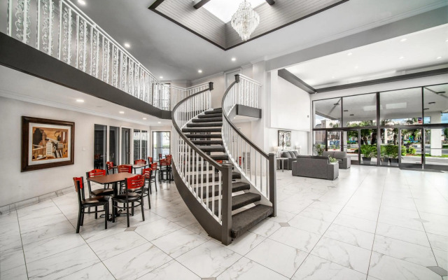 The Buena Park Hotel & Suites