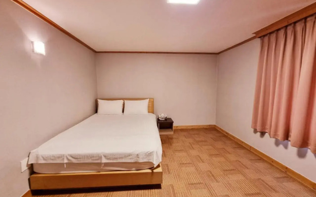 Hotel G